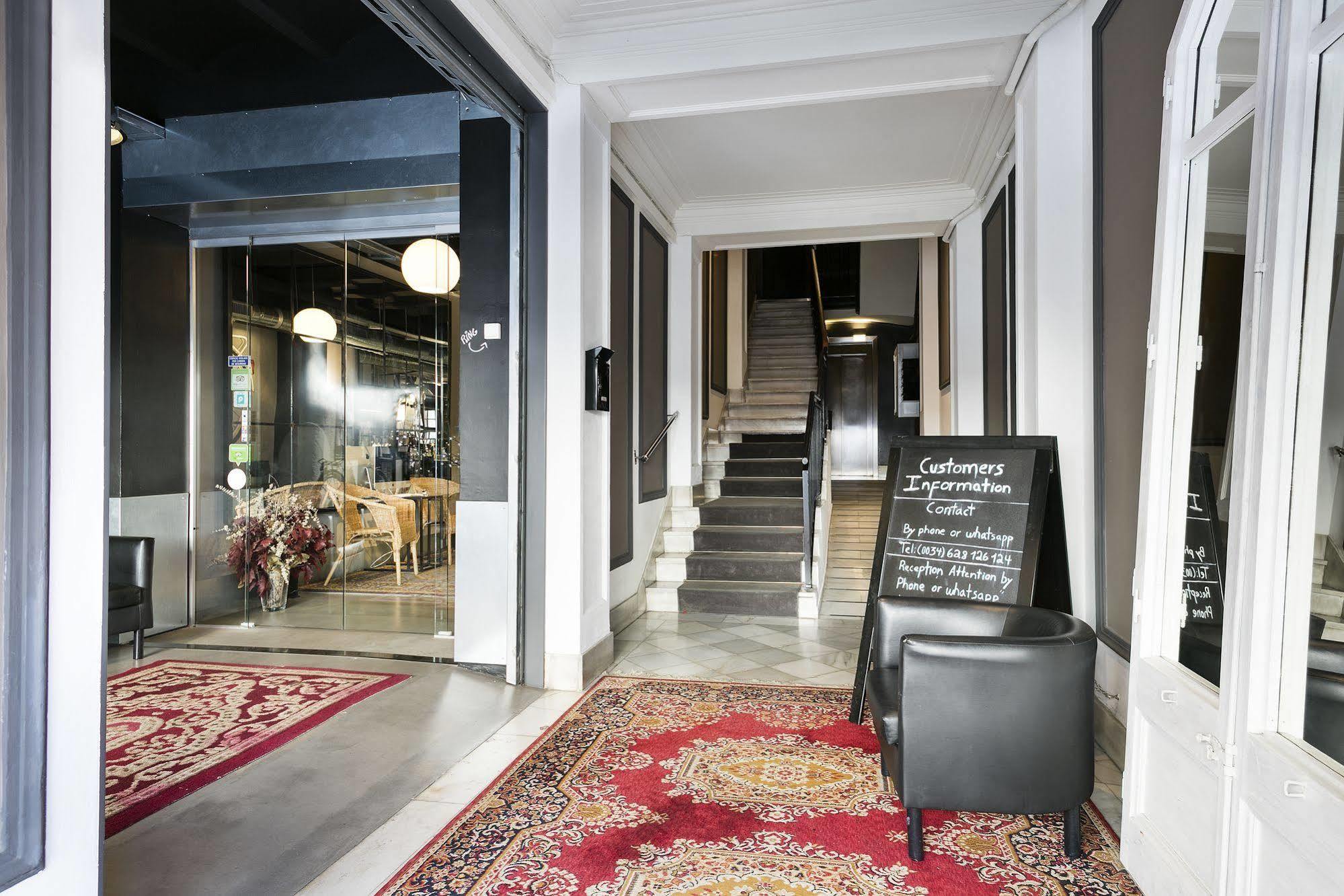 Fira Apartments By Gaiarooms Βαρκελώνη Εξωτερικό φωτογραφία