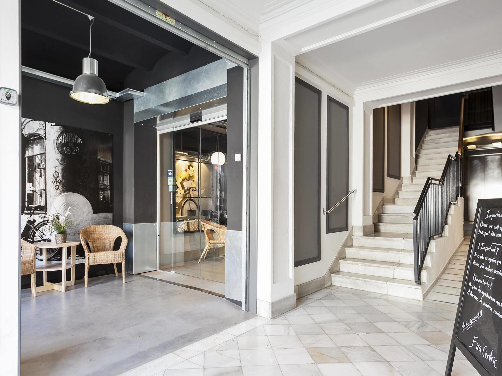 Fira Apartments By Gaiarooms Βαρκελώνη Εξωτερικό φωτογραφία